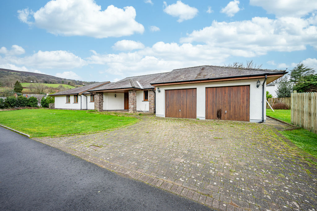 Front Elevation and Parking- click for photo gallery